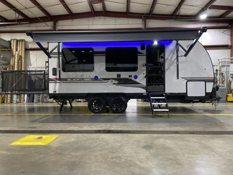 2026 Forest River Cherokee Grey Wolf Black Label 18RRBL - Photo 2