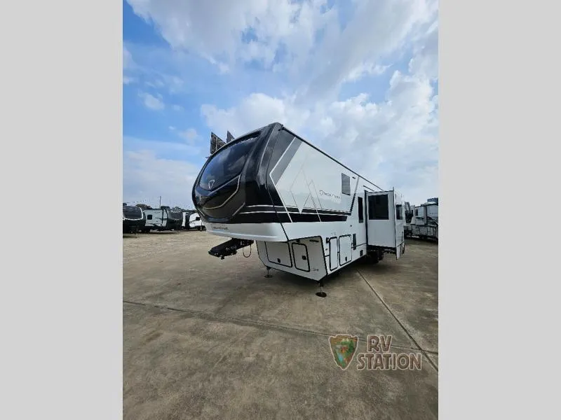 2026 Keystone Montana 3795FK - Photo 3