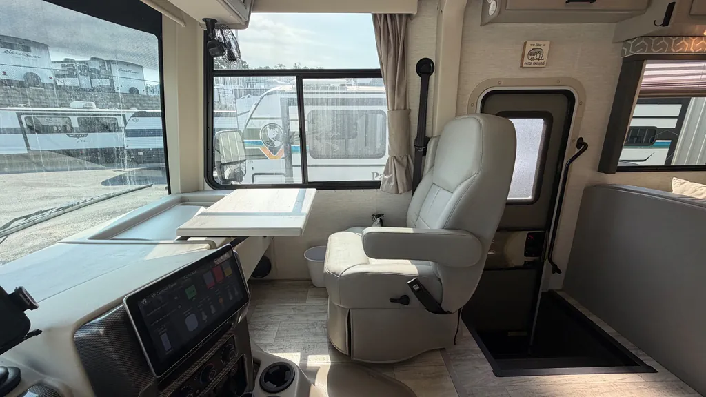 2025 Thor Motor Coach Freedom Traveler A29, Photos photo 26