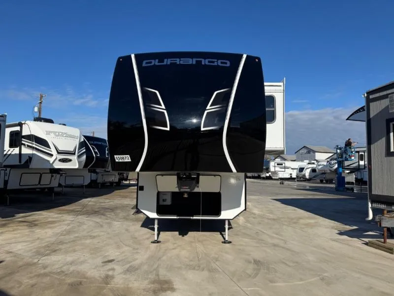 2025 Shasta Phoenix Lite 368TBH - Photo 3