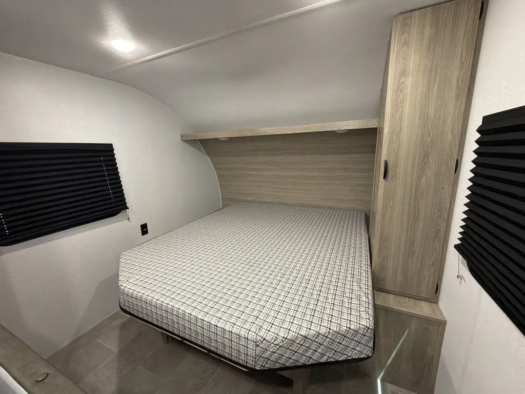2027 Forest River Airelume 260, Photos photo 9