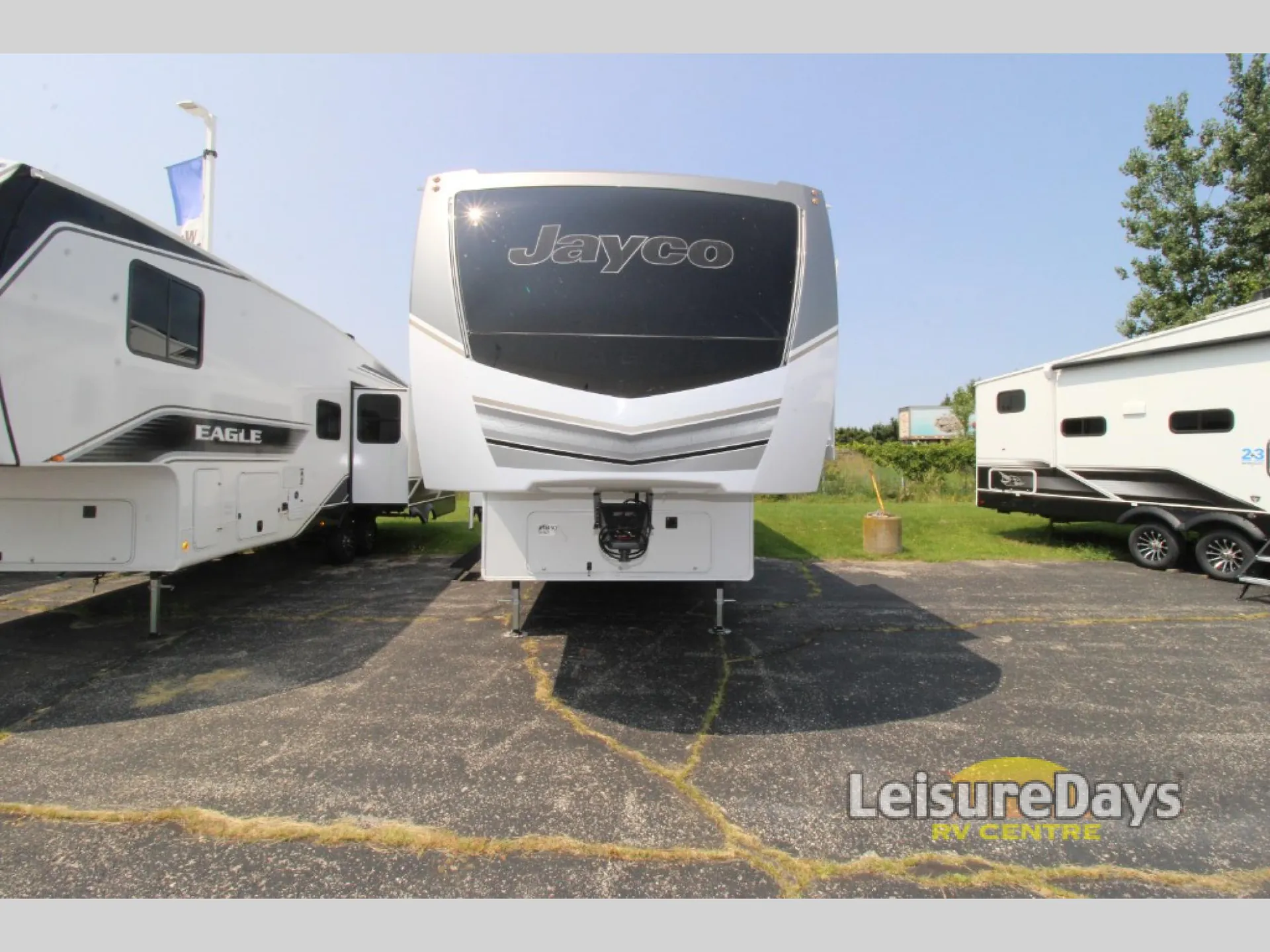 2027 Jayco Eagle 31RLT - Photo 3
