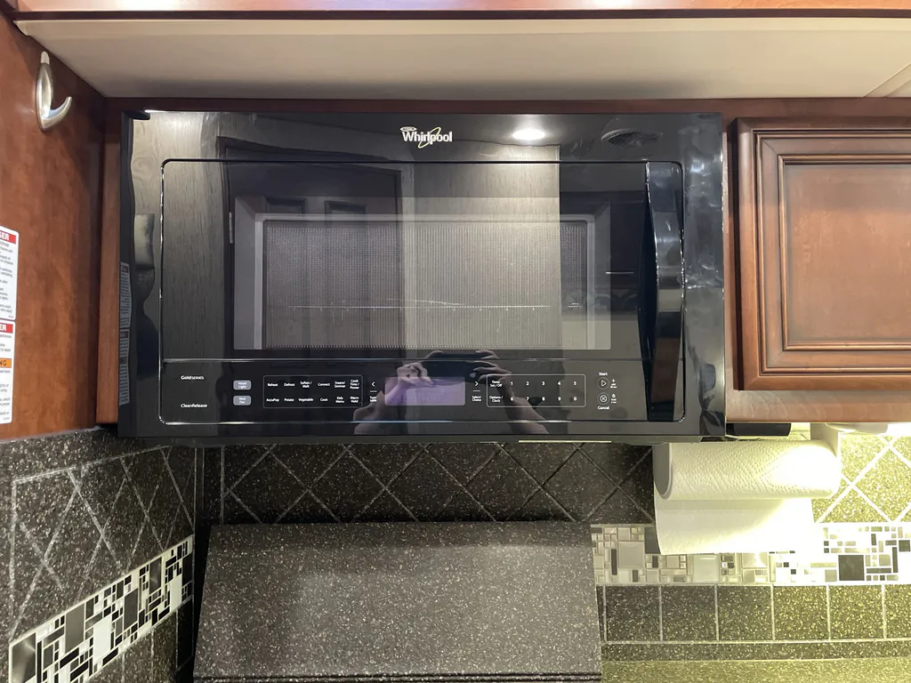 2016 Newmar Canyon Star 3921, Photos photo 11
