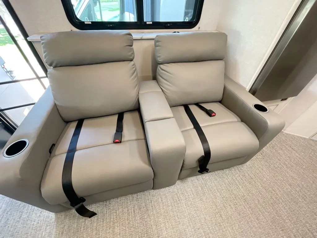 2026 Fleetwood Altitude 31W - Photo 4