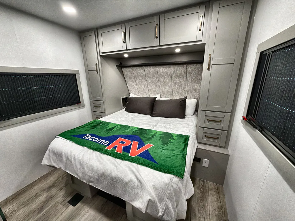 2026 Brinkley Model Z AIR 297, Photos photo 18