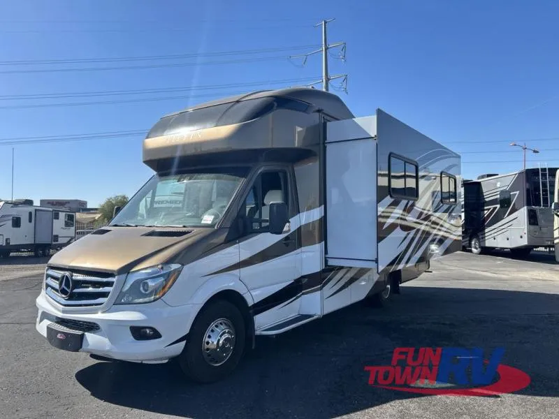 2018 Tiffin Motorhomes Wayfarer Used    24 QW - Photo 3