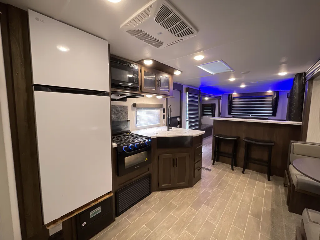 2021 Forest River Cherokee 306MM, Photos photo 12