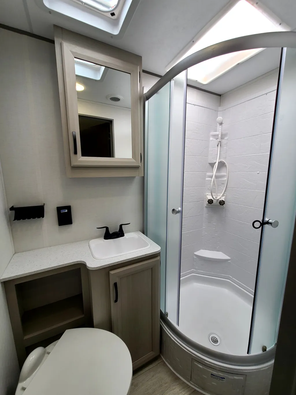 2027 Coachmen Catalina Legacy Edition 333DBDSCK, Photos photo 33