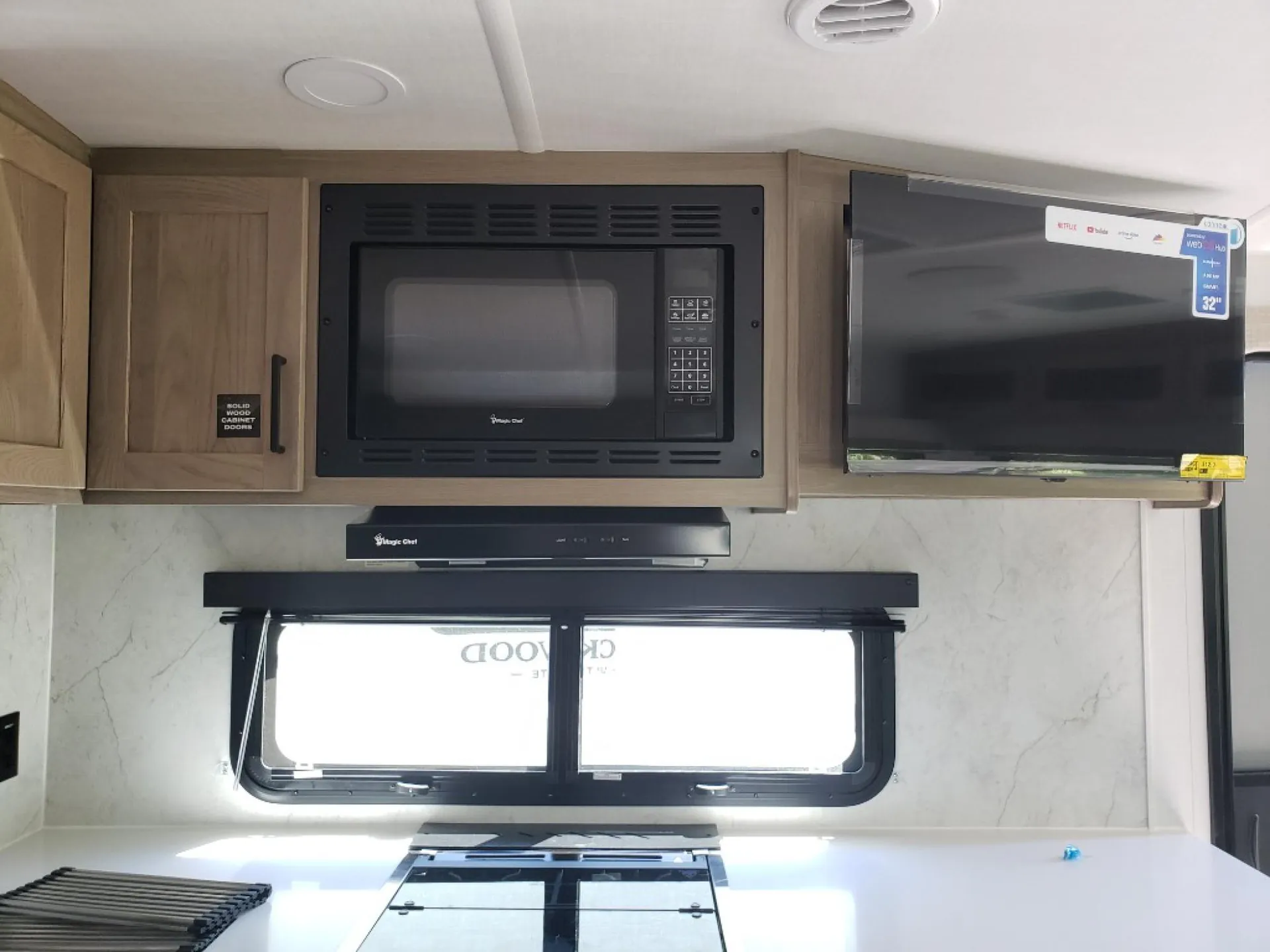 2027 Forest River Rockwood Ultra Lite 2618RD — Photo 5