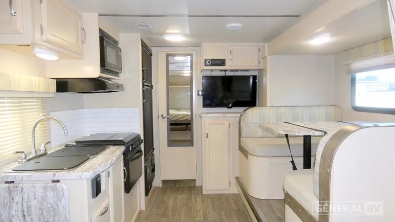 2019 Winnebago Micro Minnie 2108DS - Photo 3