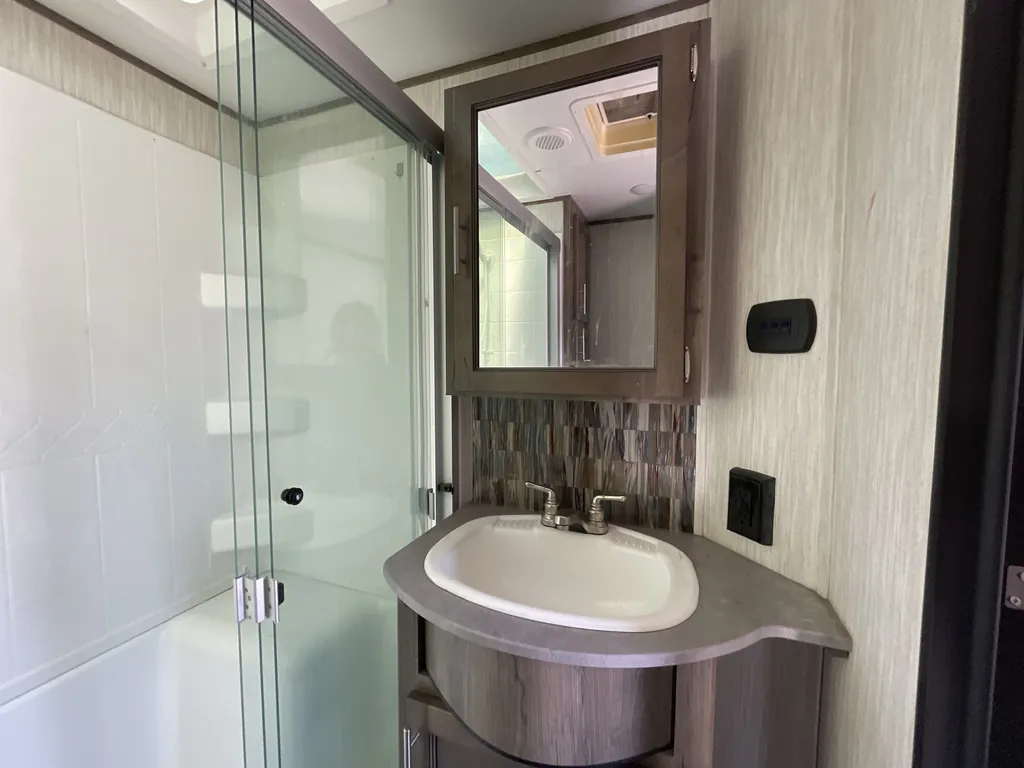2019 Forest River Sabre 36BHQ, Photos photo 29