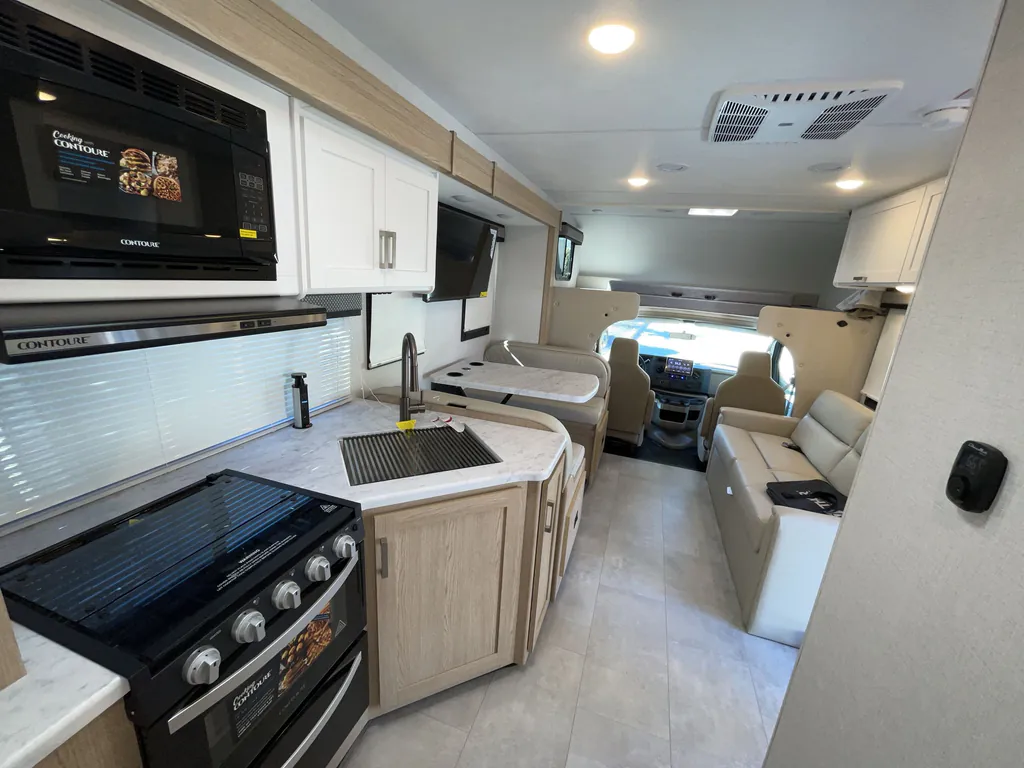 2026 Thor Motor Coach Freedom Elite 28HE, Photos photo 2