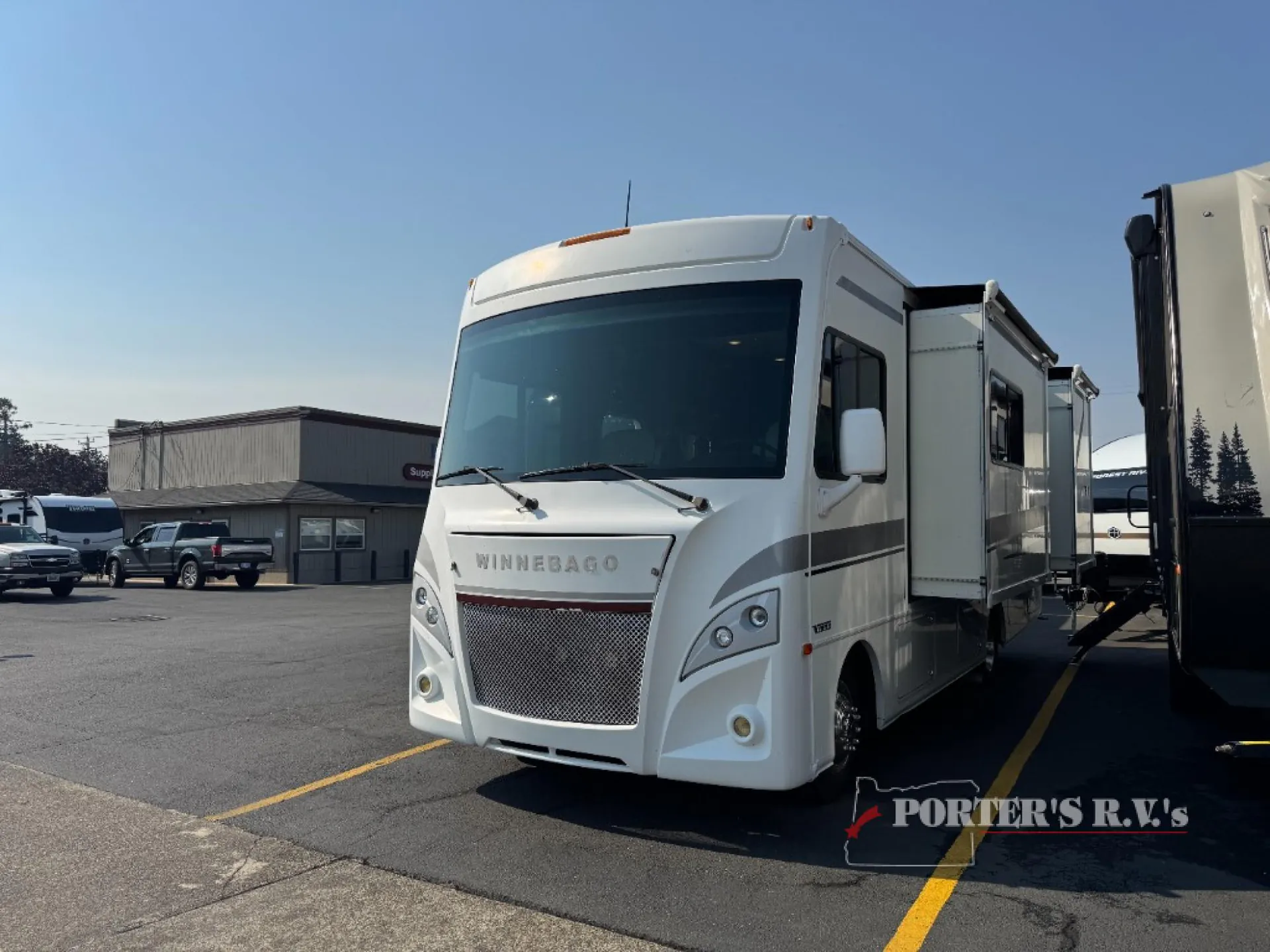 2018 Winnebago Intent 26M - Photo 2