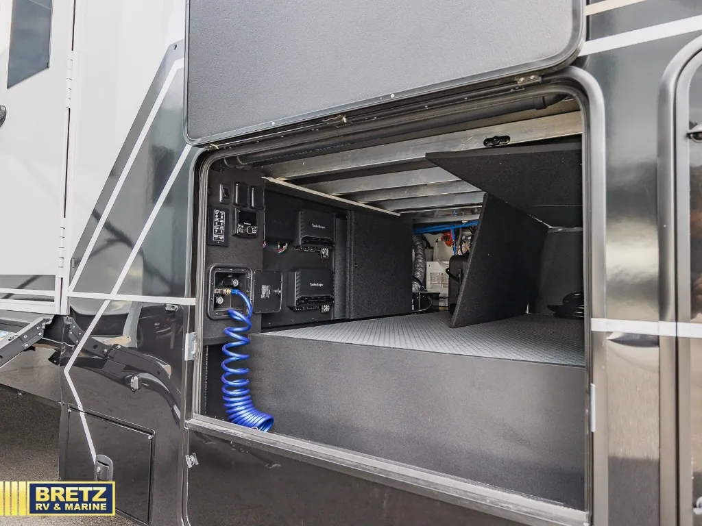 2026 Brinkley Model G 3970, Photos photo 9