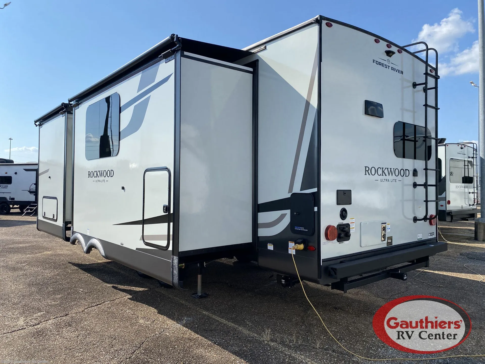 2027 Forest River Rockwood Ultra Lite 2711RK — Photo 7