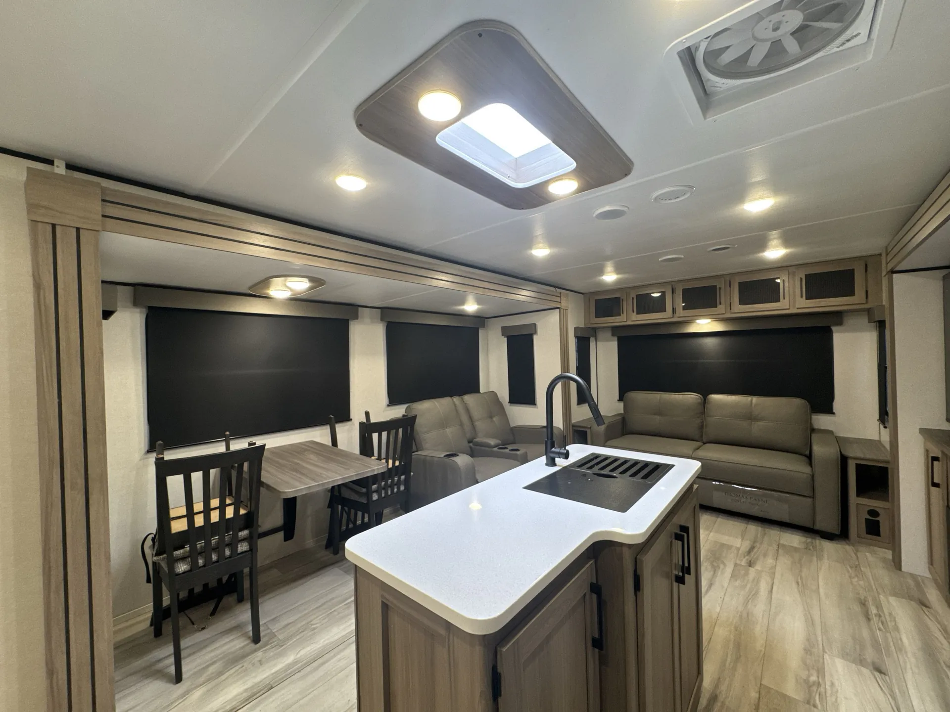 2026 Keystone Coleman Legacy 2950RL - Photo 4