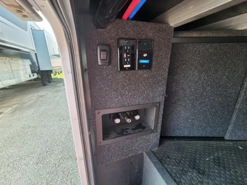2025 Brinkley Model Z 3300, Photos photo 63