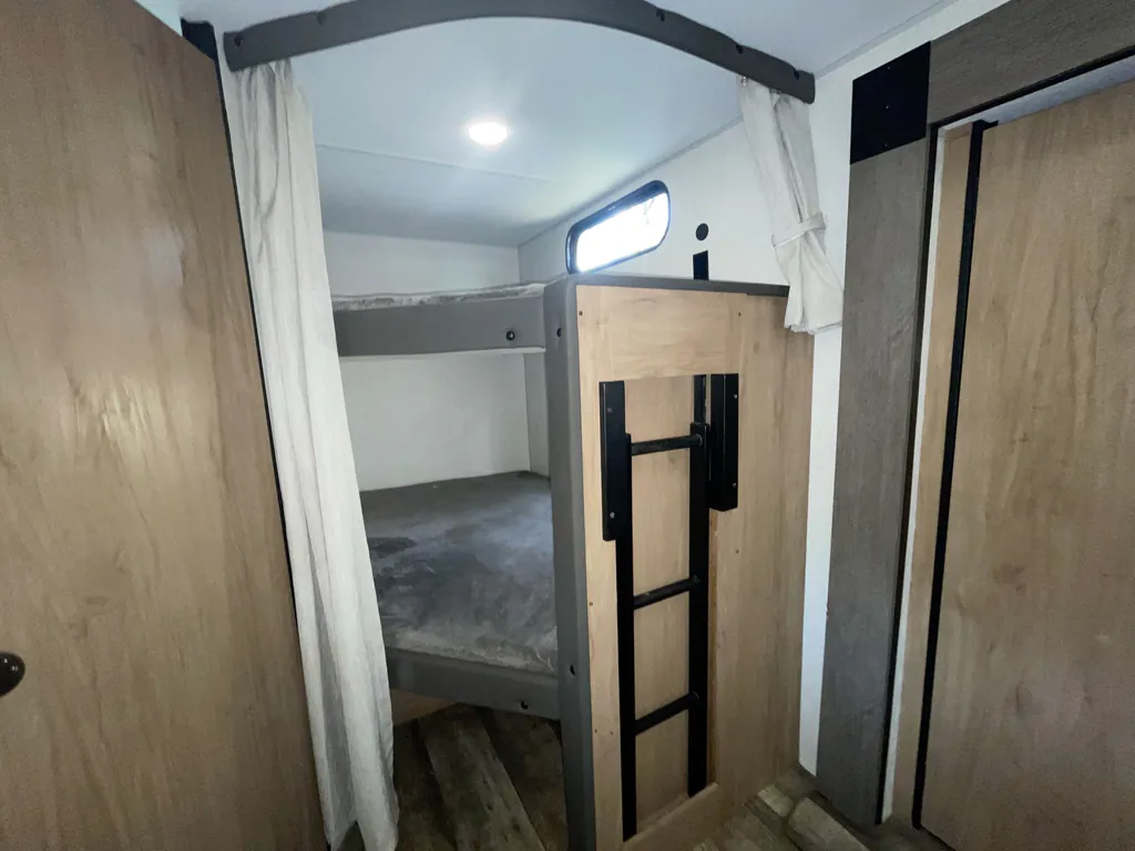 2024 Forest River Cherokee Wolf Den 272BRB, Photos photo 18