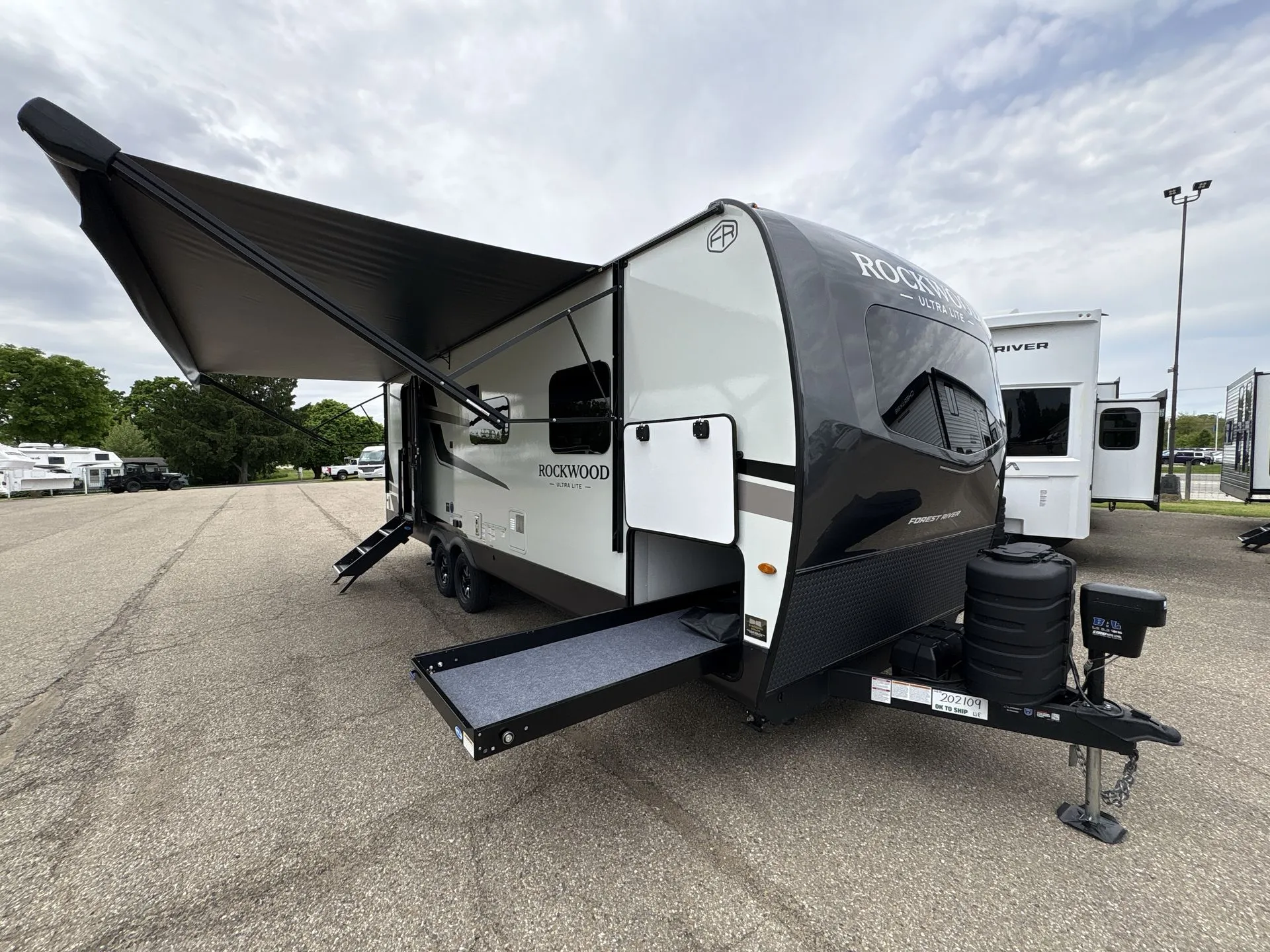 2026 Forest River Rockwood Ultra Lite 2606WS - Photo 2