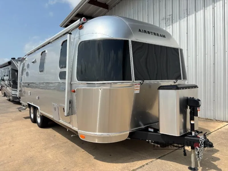 2026 Airstream Globetrotter 25FB - Photo 2