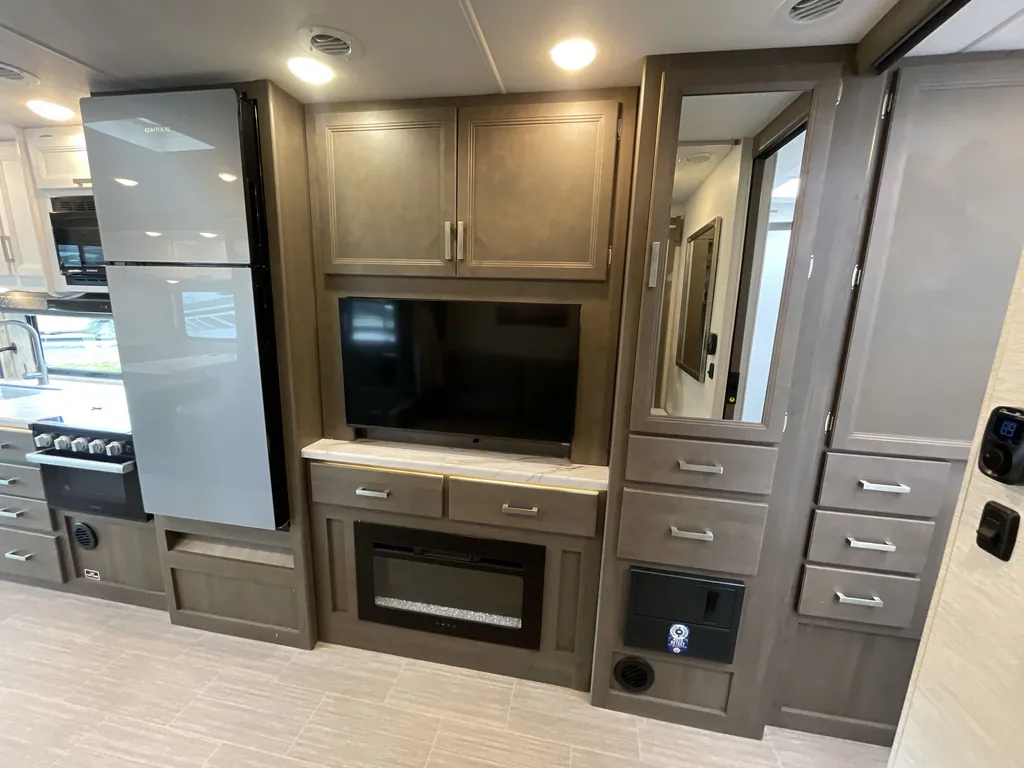 2025 Thor Motor Coach Freedom Elite 27HE, Photos photo 12