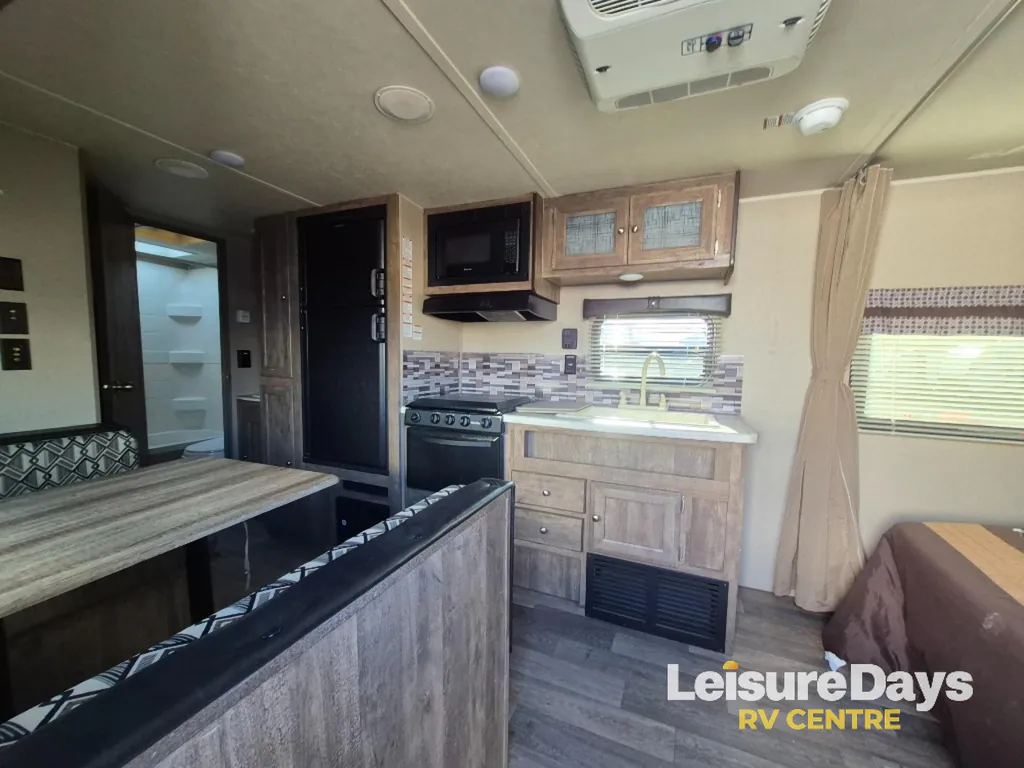 2018 Palomino Puma XLE Lite 22RBC, Photos photo 8