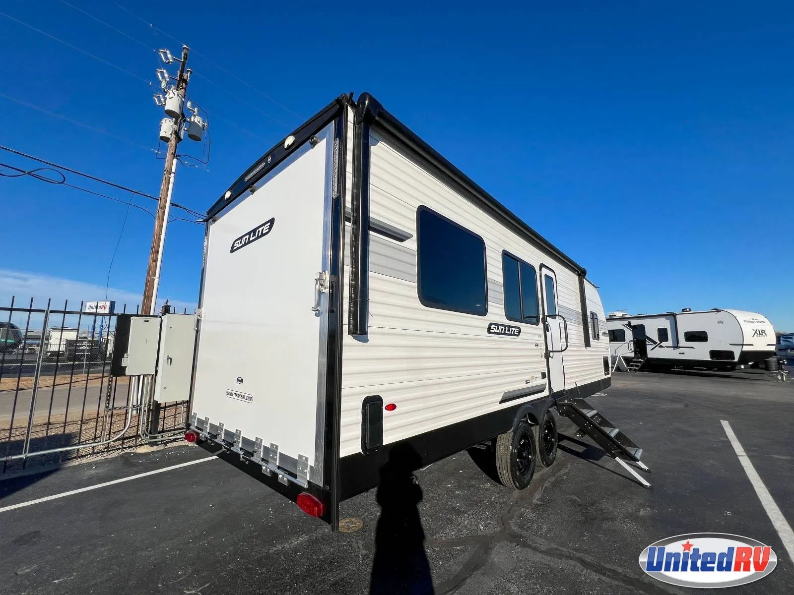 2026 SUNSET PARK RV SUNLITE 27WQB - Photo 2