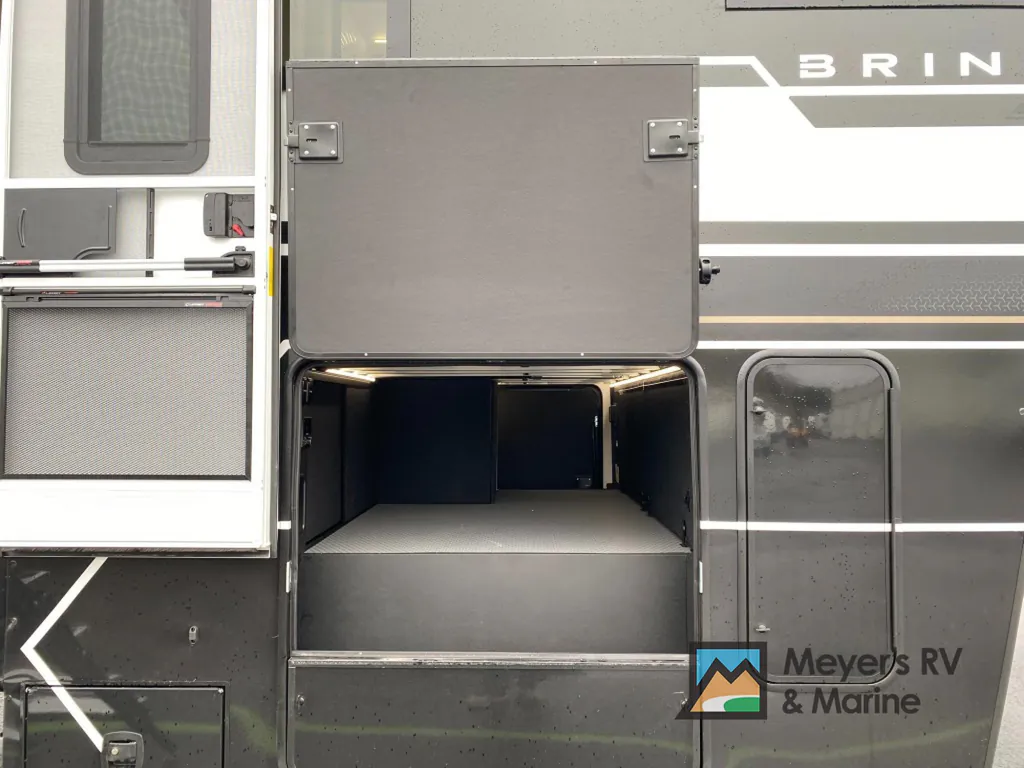 2026 Brinkley Model G 3950, Photos photo 6