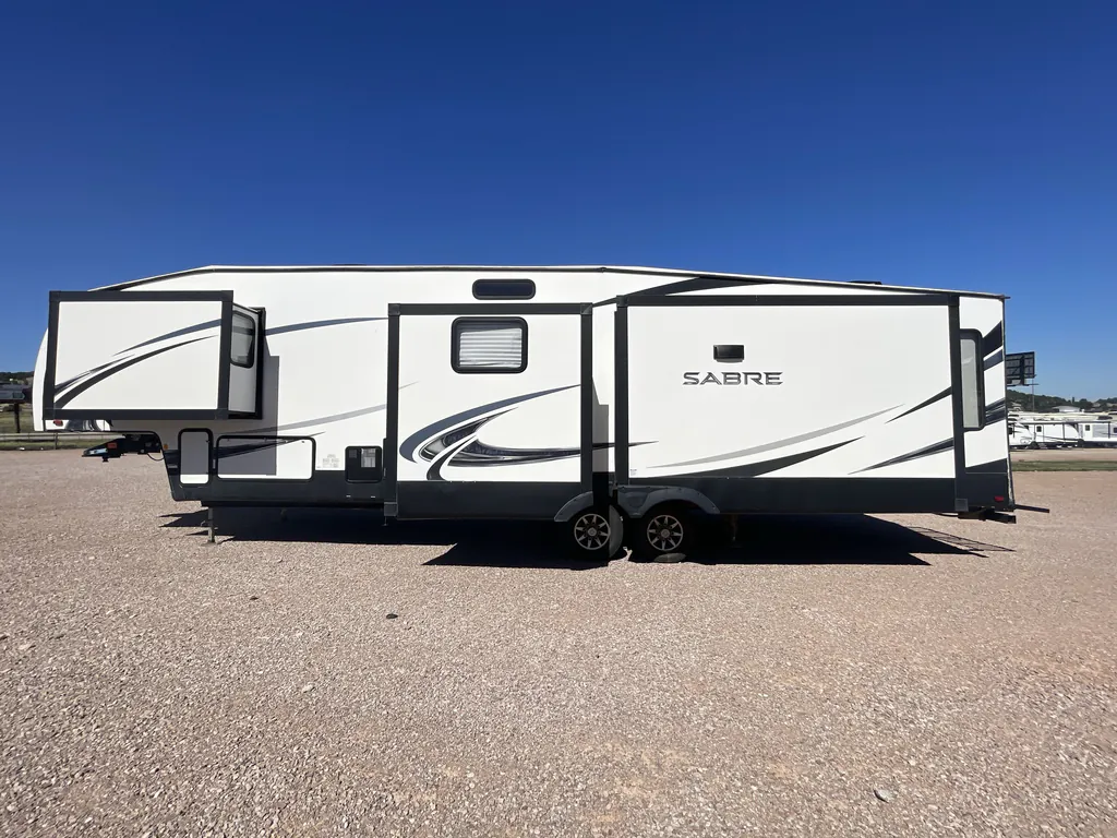 2019 Forest River Sabre 36BHQ, Photos photo 6