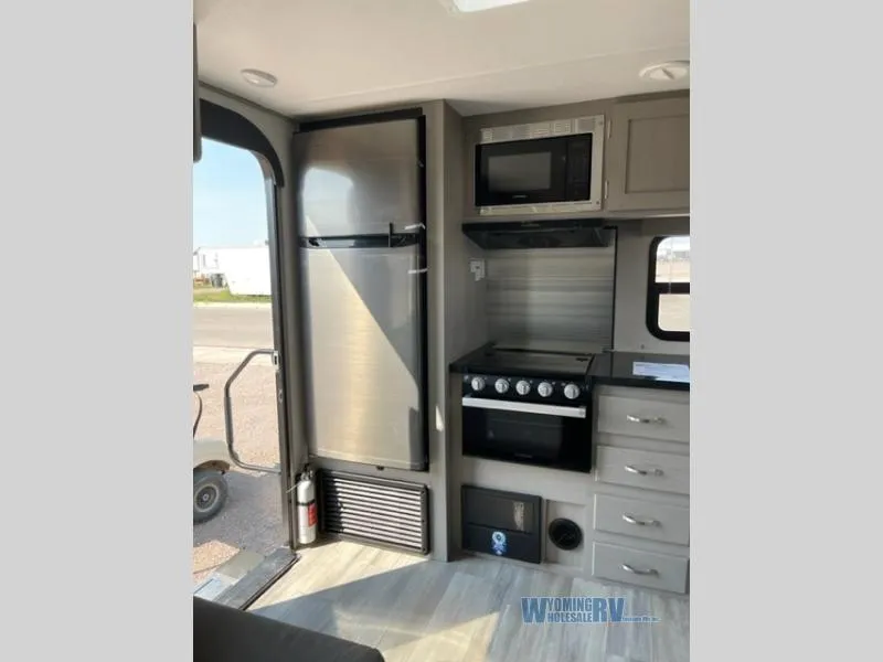2023 Prime Time Tracer 24RKS - Photo 4