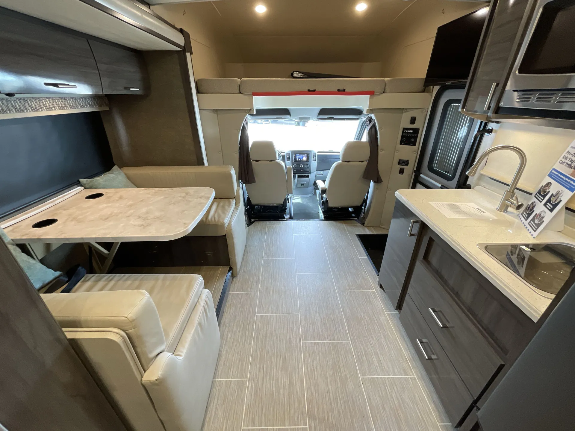 2019 Fleetwood Pulse 24B — passenger seat
