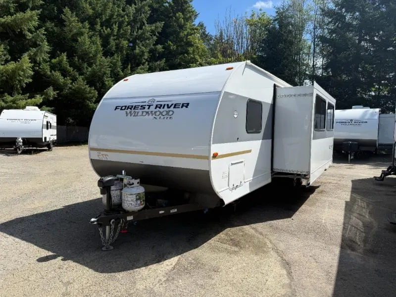 2025 Forest River RV Wildwood X-Lite 273QBXL - Photo 2