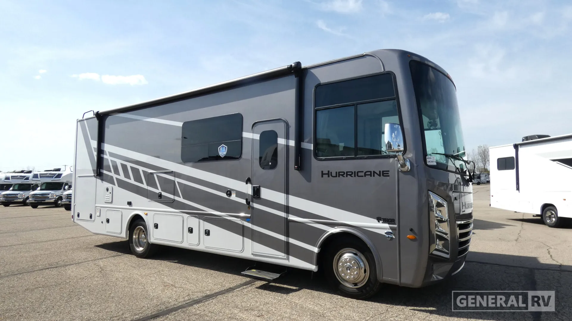 2026 Thor Motor Coach Hurricane 29L - Photo 2