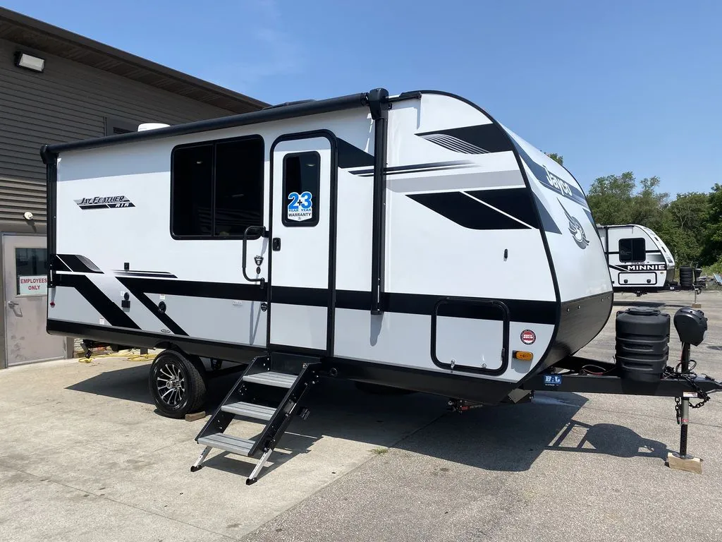 2025 Jayco Jay Feather Air 18MBH - Photo 2
