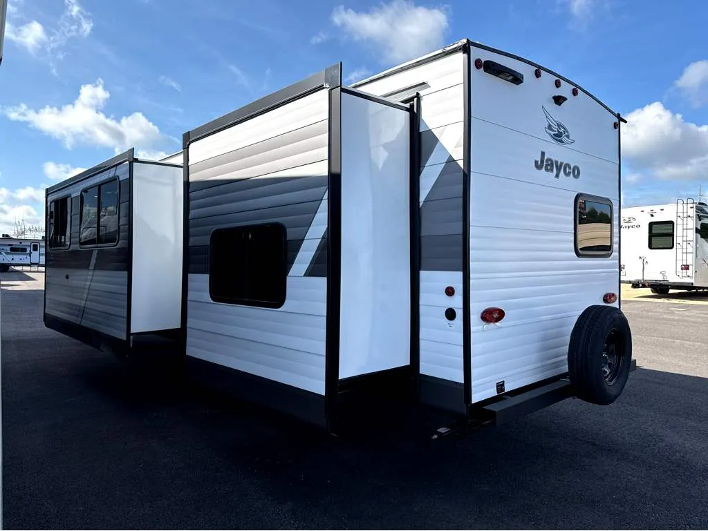 2027 Jayco Jay Flight SLX 321BDS - Photo 4