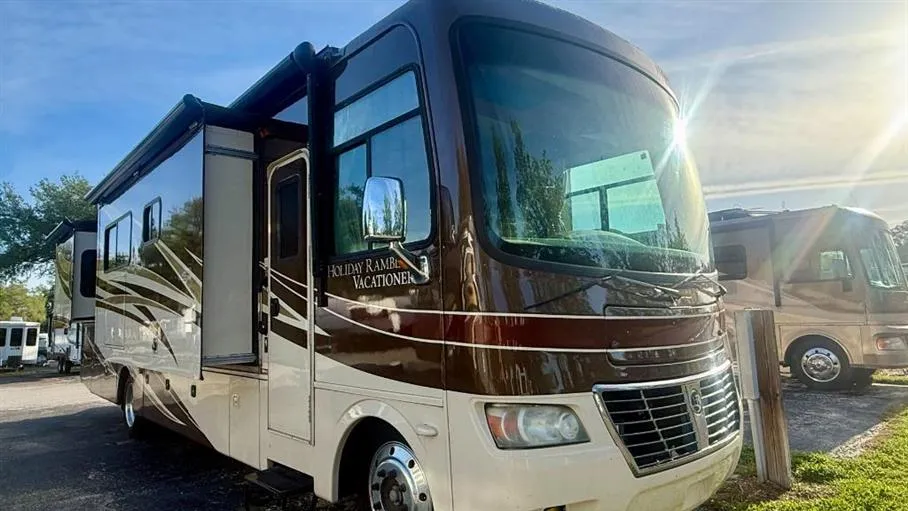 2011 Holiday Rambler Vacationer 36SBT - Main photo