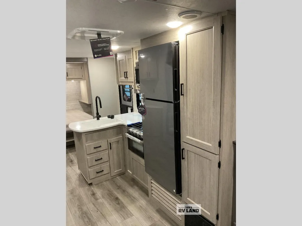 2026 Coachmen Catalina Legacy Edition 273DBHCK, Photos photo 15