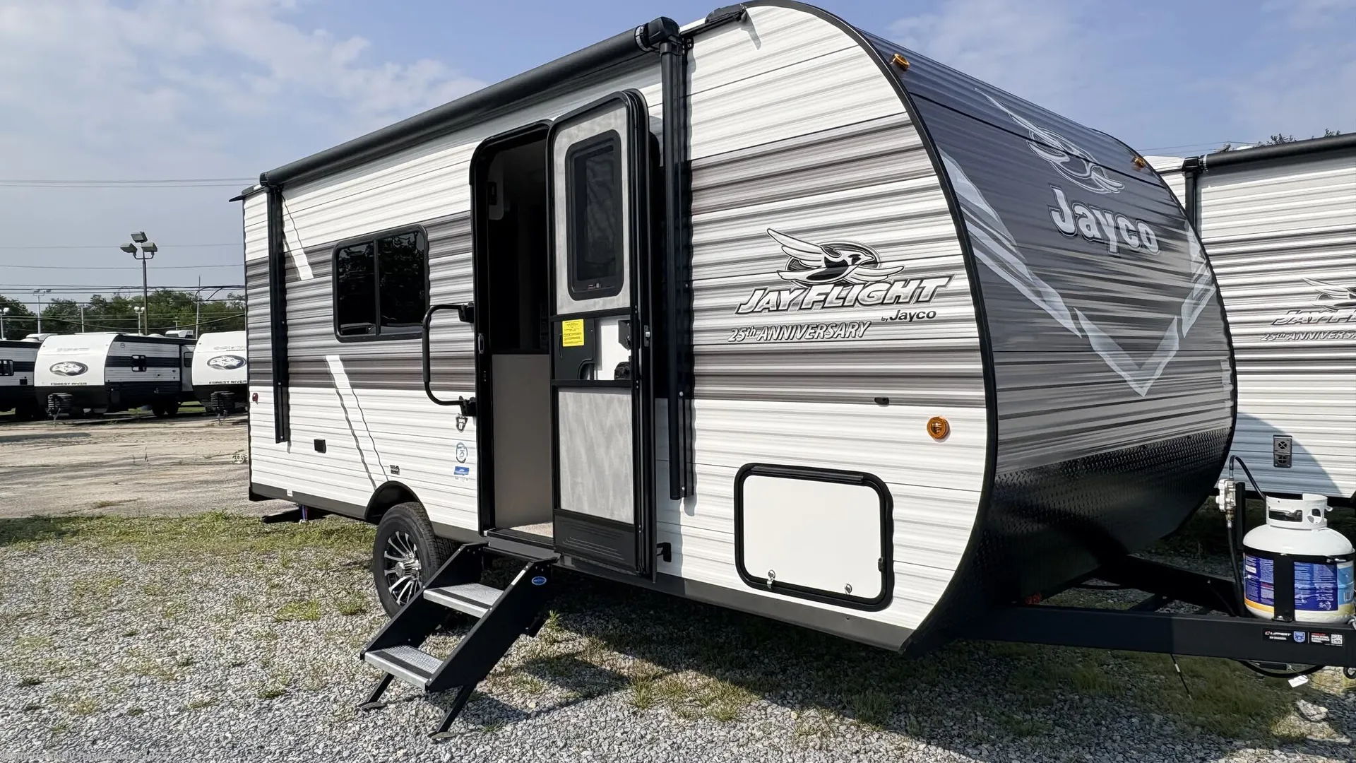 2027 Jayco Jay Flight 175FQW - Photo 2