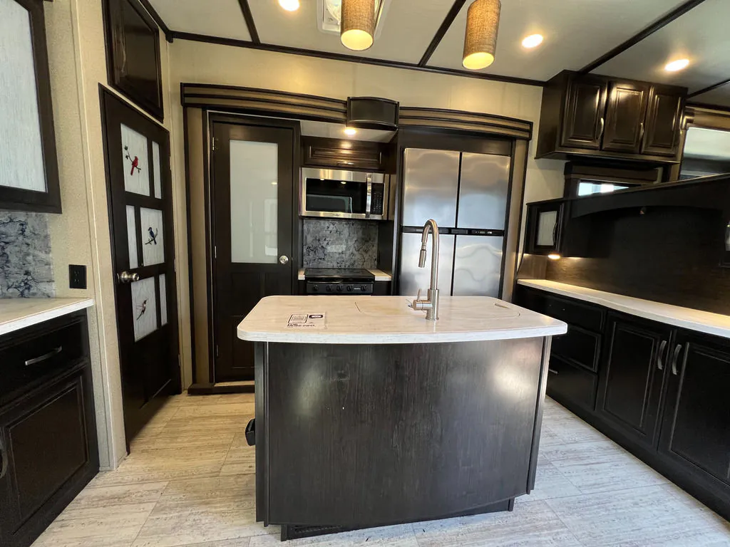 2018 Grand Design Momentum 376TH, Photos photo 12