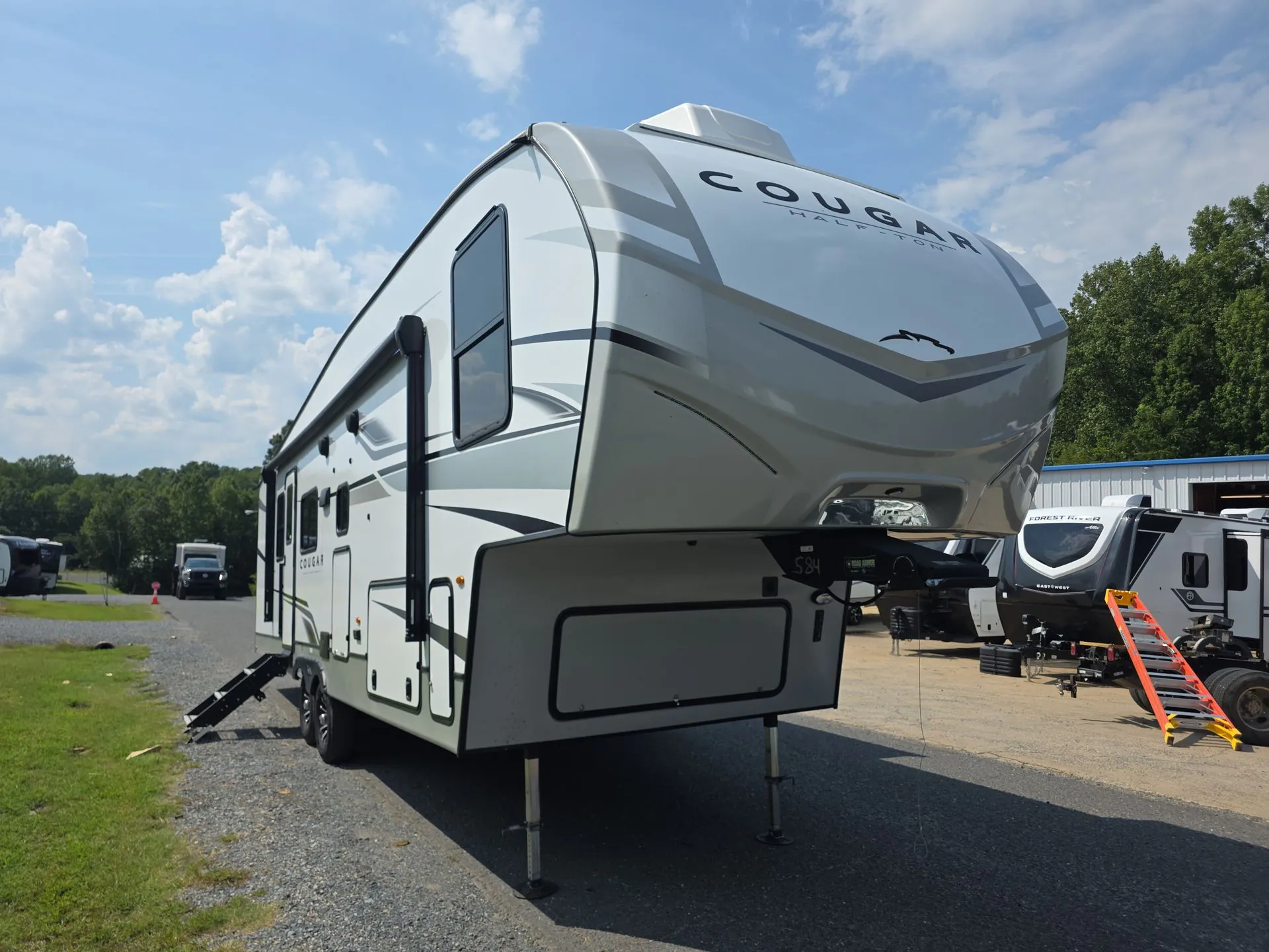 2023 Keystone Cougar Half-Ton 29BHL - Photo 2