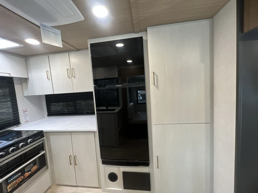 2027 Forest River Vibe 3400SB, Photos photo 8
