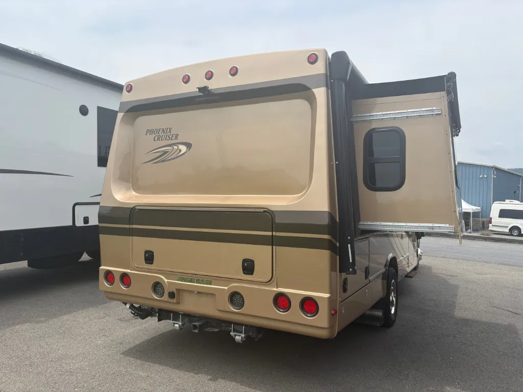 2022 Phoenix Cruiser 2351D - Photo 3