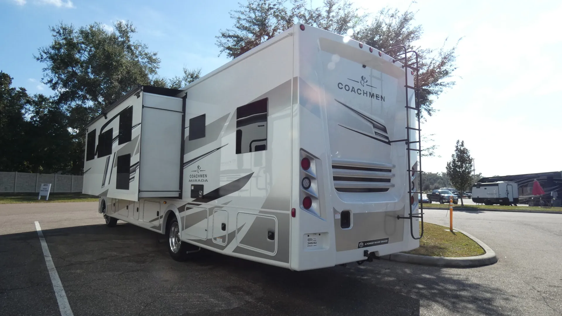 2026 Coachmen Mirada 35ES - Photo 4