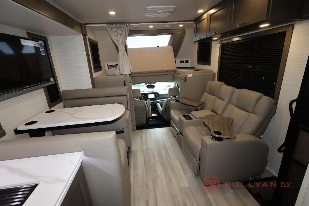 2027 Dynamax isata 6 31KS - Photo 4