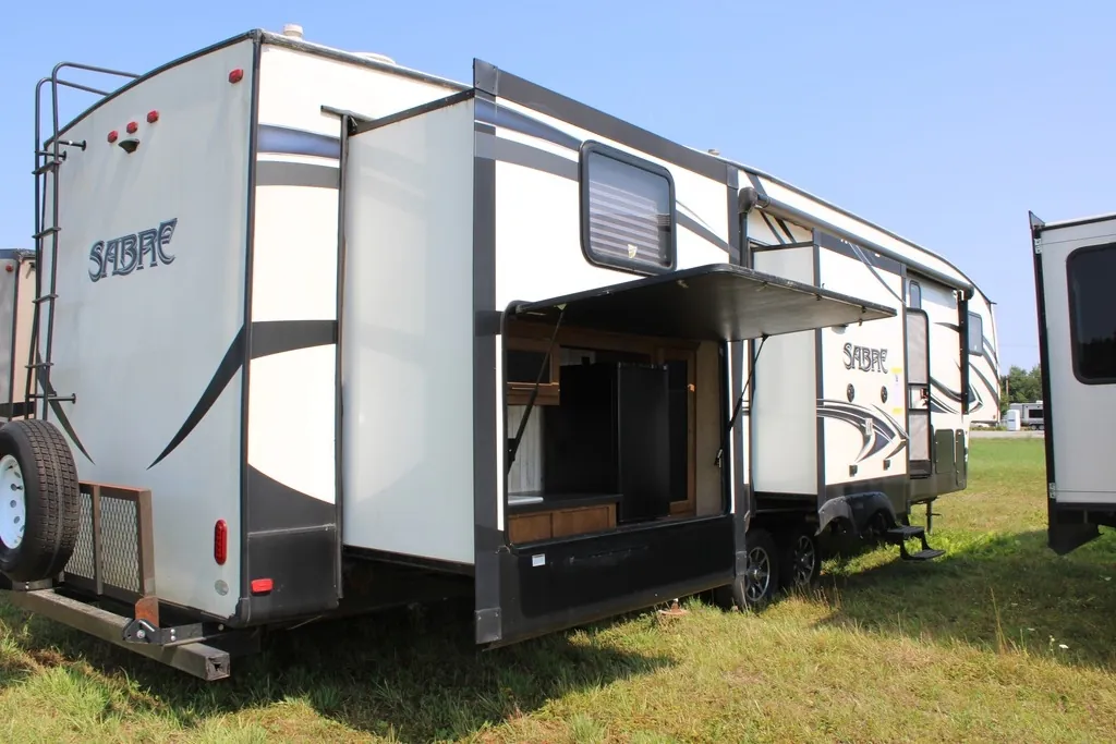 2017 Forest River Sabre 36FRP — Photo 7