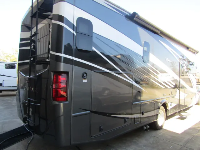 2019 Thor Motor Coach Magnitude BB35 - Photo 3