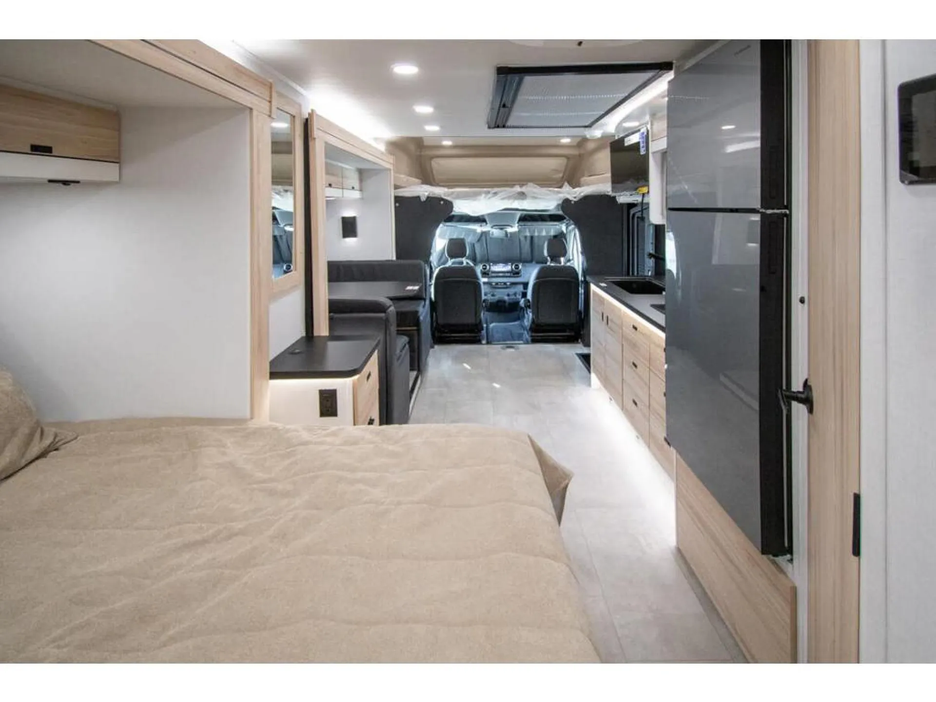 2026 Entegra Coach Qwest 25L - Photo 3