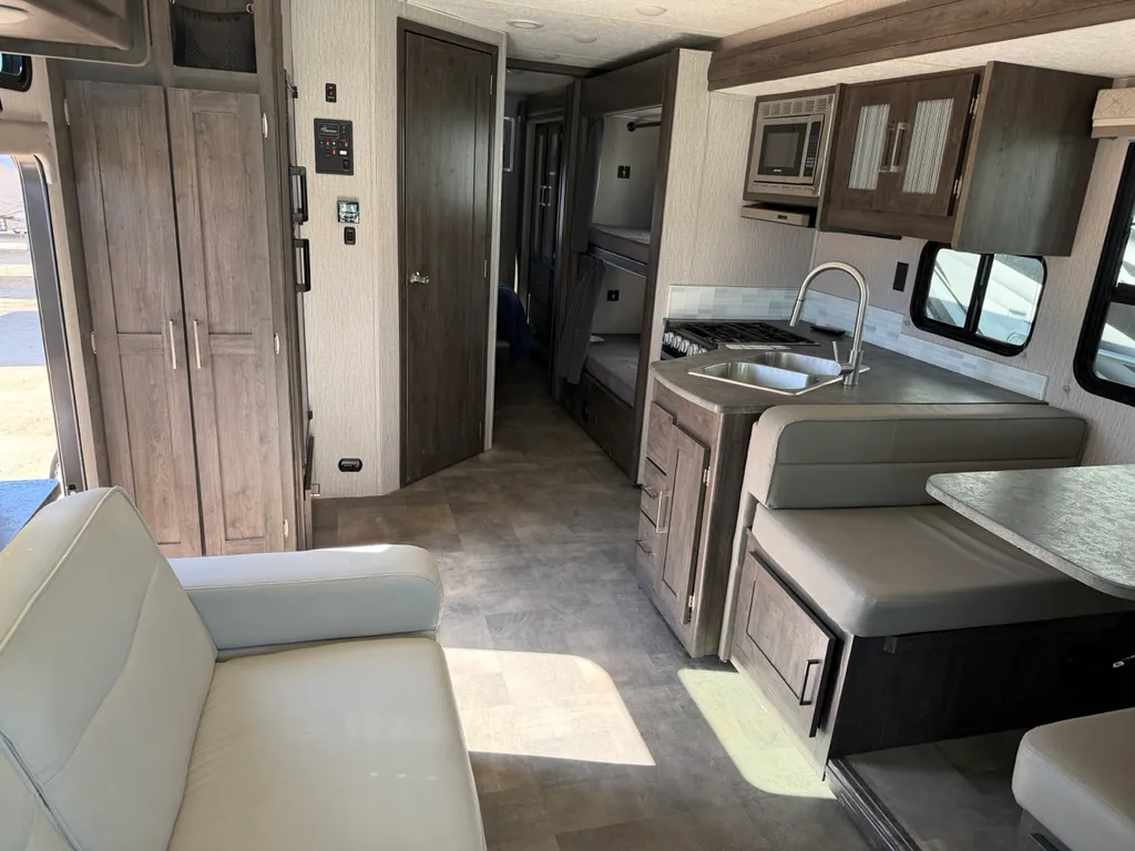 2023 Coachmen Pursuit 31BH, Photos photo 8