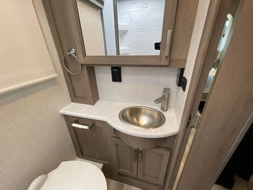 2026 Thor Motor Coach Axis 26.2, Photos photo 23