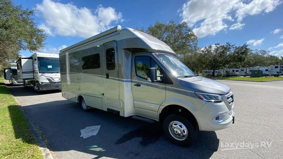 2025 Winnebago View 24T AWD - Photo 2
